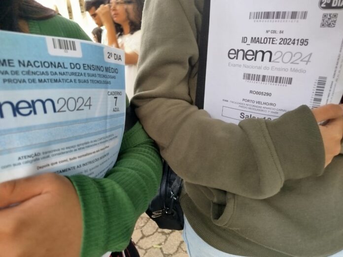 Apenas 3 escolas públicas estão entre as 50 melhores no Enem 2024
